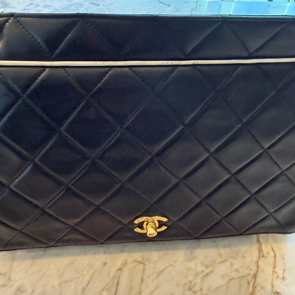 Chanel Quilted Lambskin Single Flap Shoulder Bag in Black with Gold Hardware - Picture 12 of 17